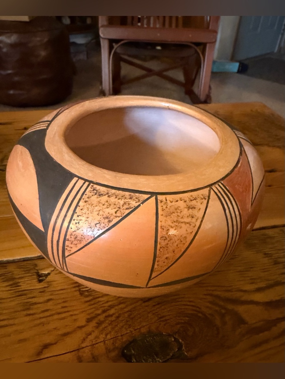 Beautiful vintage Hopi pottery piece signed by renowned Hopi artist Stella Huma. - Picture 7 of 13